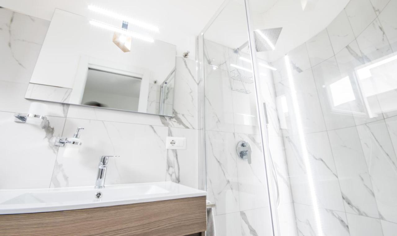 White Bike Rooms ซินิสโกลา ภายนอก รูปภาพ